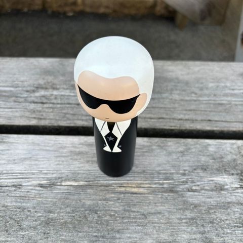 Karl Lagerfeld figur