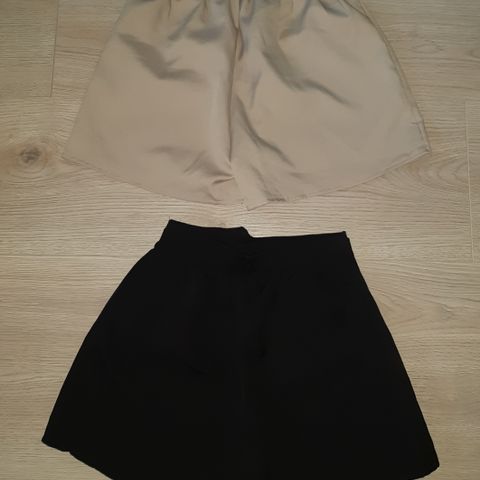 Shorts 1xlys brun og 2xsvart farge nydelig shorts str S