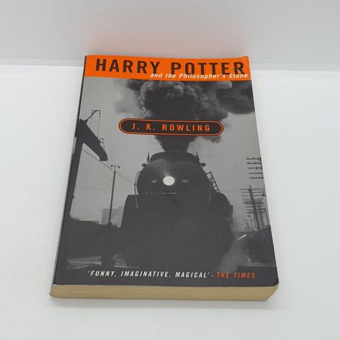 1998 utgivelse. Harry Potter and the Philosopher's Stone - J.K. Rowling