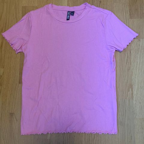 Rosa t-skjorte