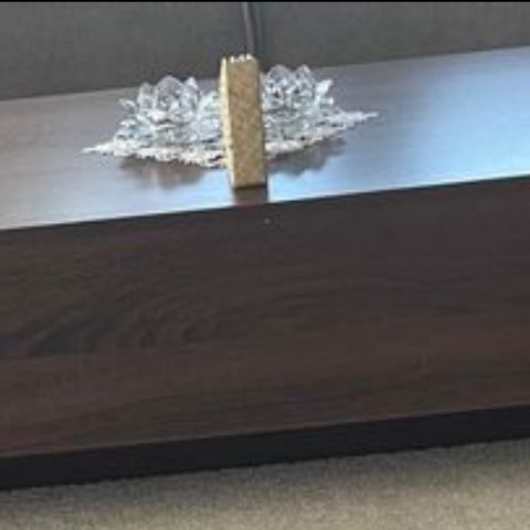 Sofabord  brun eik 100 x 49, 5x31 cm konstruert tre