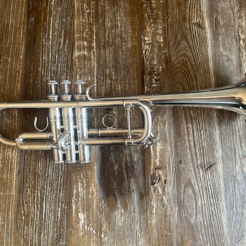 (Reservert) Yamaha YTR-9445NY C-trompet