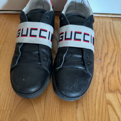 GUCCI Sko str. 41.5