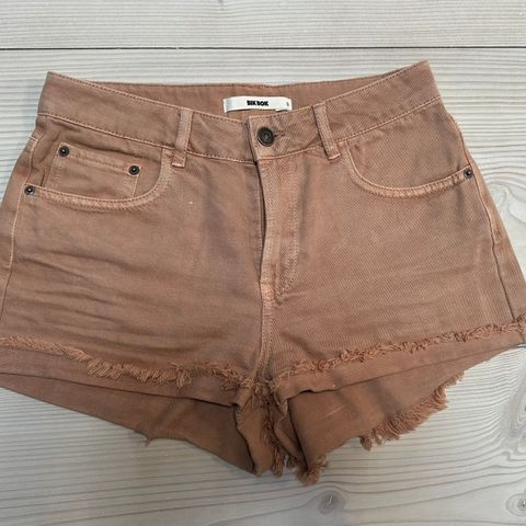 Bik Bok high waist shorts str S