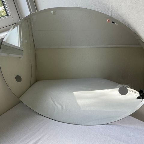 Ovalt speil