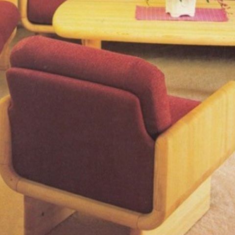 stoler, sofa og skrivebord fra birileik?