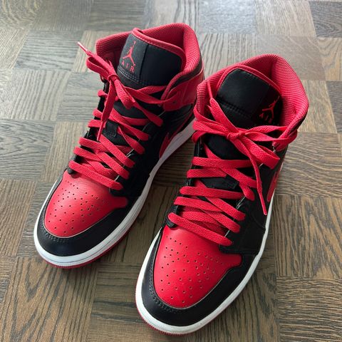 Nike Air Jordan 1 mid str 42,5