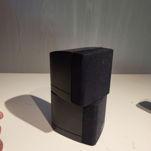 En pen brukt BOSE dobbel mini cube