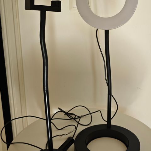 Videostrømmeres pakke: 1 Ikea lampering med telefonholder + roll-up green screen