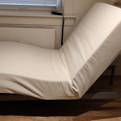 Elektrisk Sultan Sparreholm 90x200 seng fra IKEA