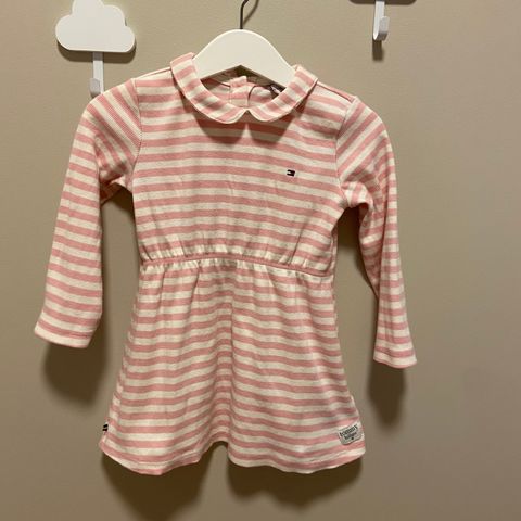 Tommy Hilfiger kjole baby str. 18 mnd