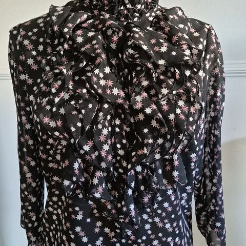 SAINT TROPEZ chiffon bluse med rysjer str.L