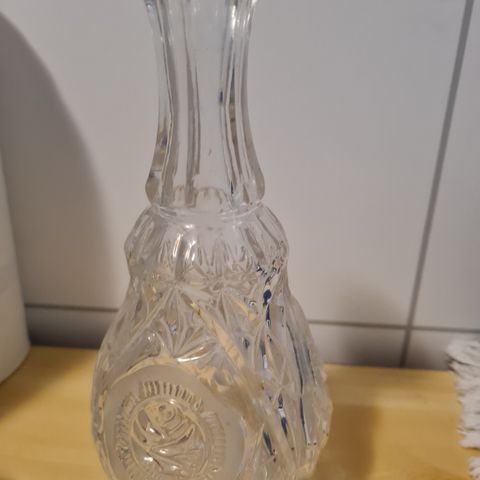 Glass vase, beholder, etc