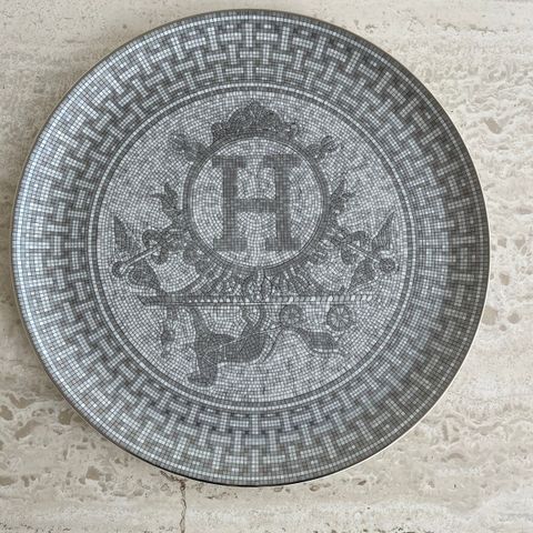Hermes tart plate