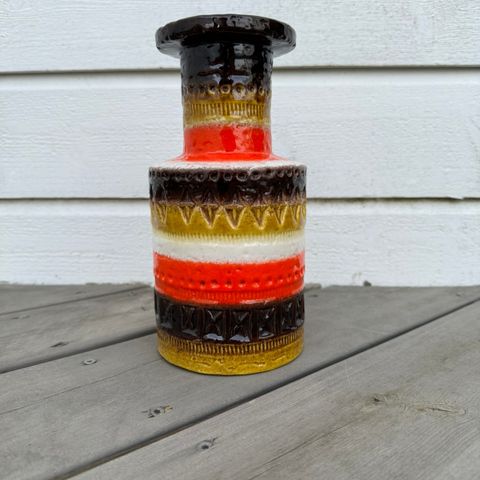 Eldre keramikk vase