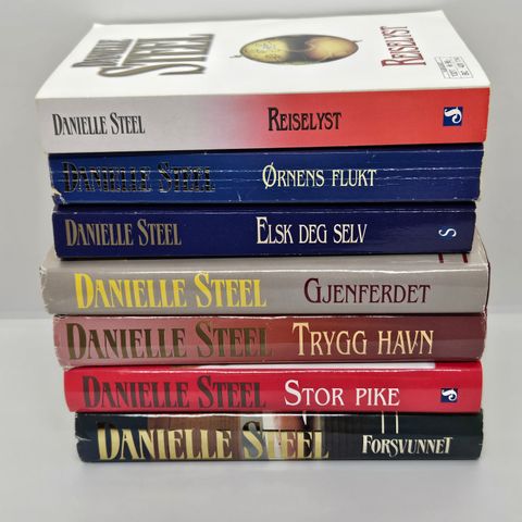 7 stk Danielle Steel bøker