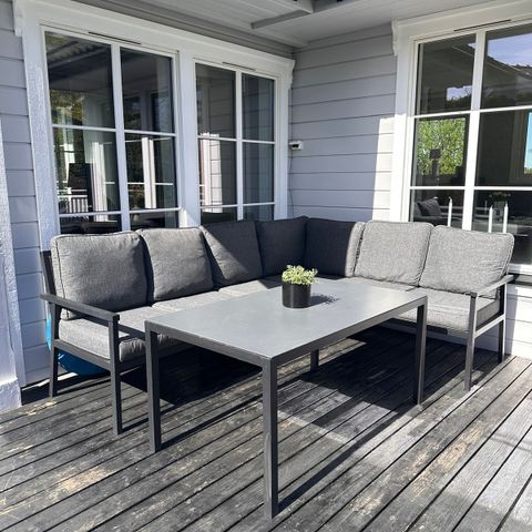 Hagemøbler /Hjørnegruppe sofa med bord (aluminium)