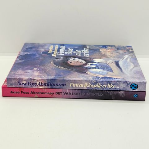 2 stk Aase Foss Abrahamsen hardcover bøker