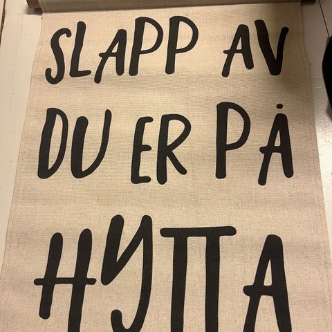 Skilt hytte