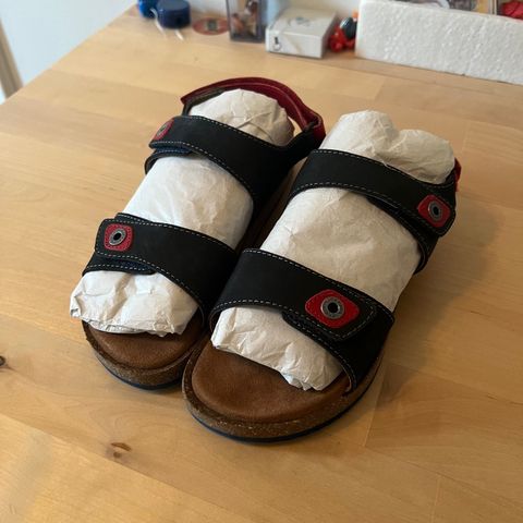 Barne sandaler, størrelse 34