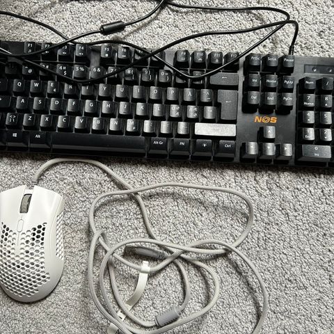 Gamingtastatur og mus - ubrukt