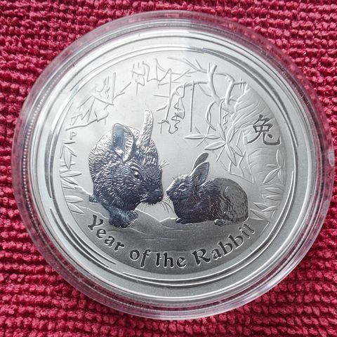 AUSTRALIA 2011 LUNAR YEAR OF THE RABBIT 1oz .999 SØLV DOLLAR SELGES