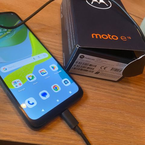 Mobil telefon Motorola Moto e 13