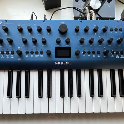 Nydelig COBALT 8 Synth_Modal Electronics