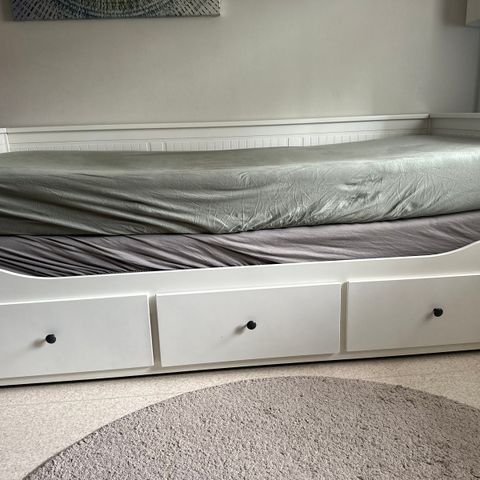 HEMNES SENG IKEA HVIT