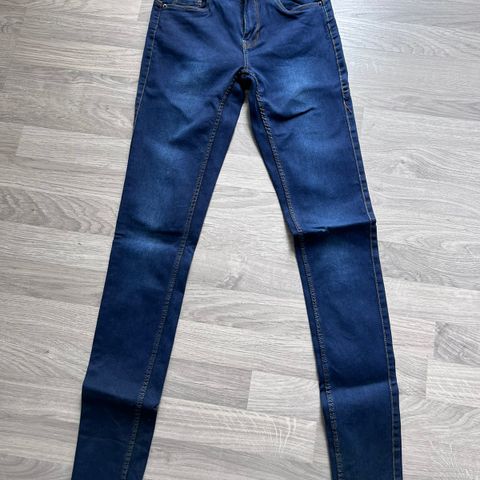 3 vero moda skinny jeans med ekstra lang beinlengde.