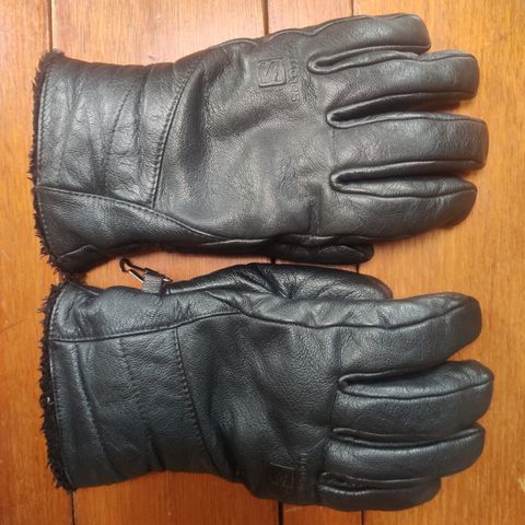Salomon gloves size M
