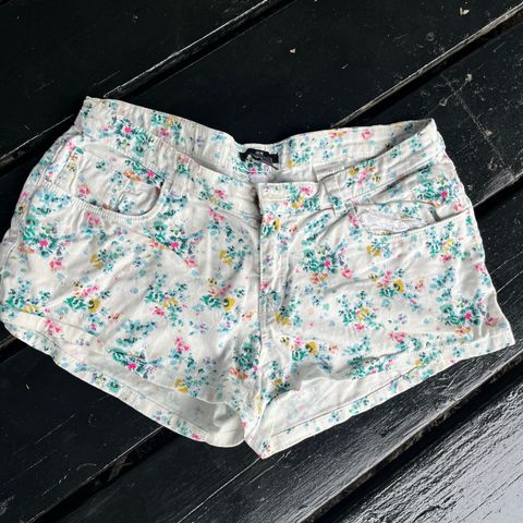 Shorts - blomster - sommer