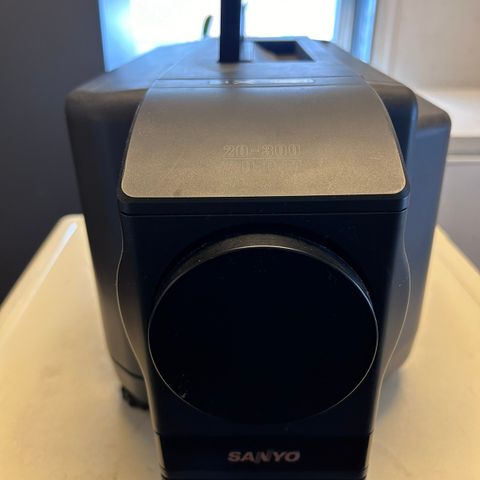 Sanyo PLC-220P Projector