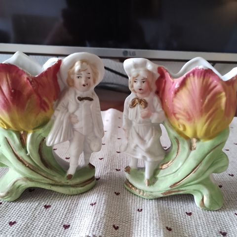 2 nydelige gamle figurer i bisquit-porselen