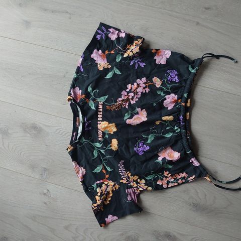 Veldig kul, nesten ubrukt cropped top