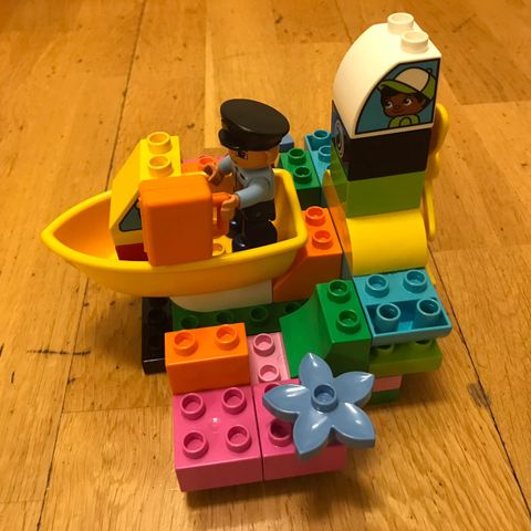 Duplo ; politibåt