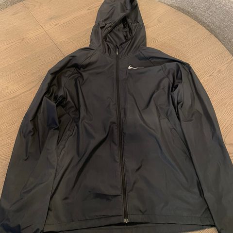 Nike Windrunner løpejakke (strl. M)