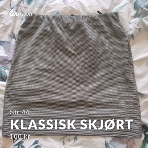 Klassisk knekort skjørt str 44