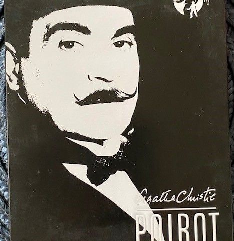 Poirot selges samlet kr. 250, for alle