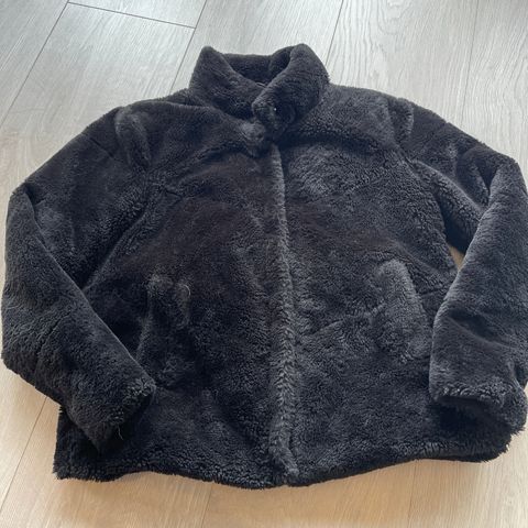 Fluffy jakke fra Zara S/M