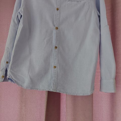 Lys blå skjorte fra Zara str 140