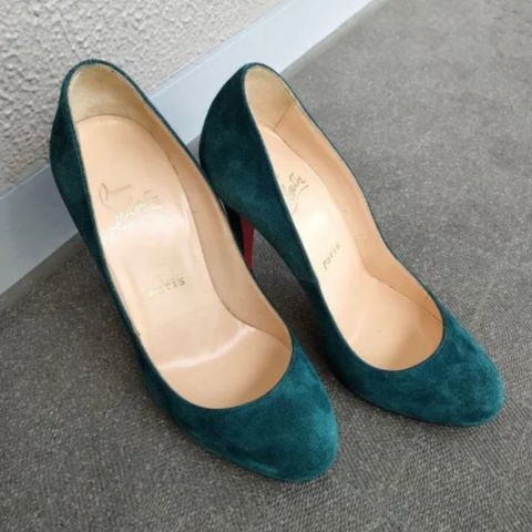 Christian Louboutin sko str 35