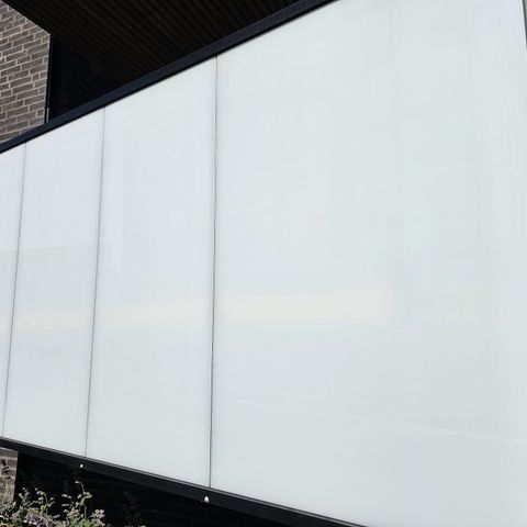 Opalglass rekkverk  med aluminium profil for balkong, pris 9000