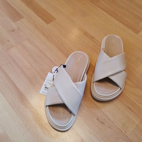 Jean Paul beige sandaler