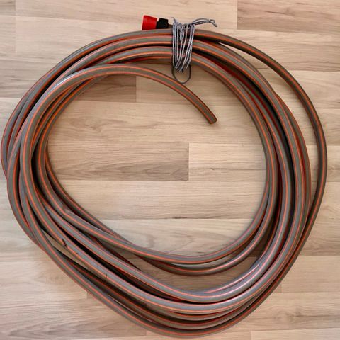 18  meter av Meget holdbar vannslange GARDENA Classic 19 mm, 22 bar