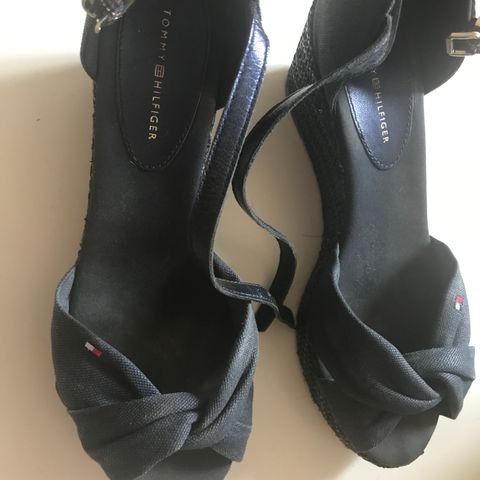 Brukt Tommy Hilfiger sandaler