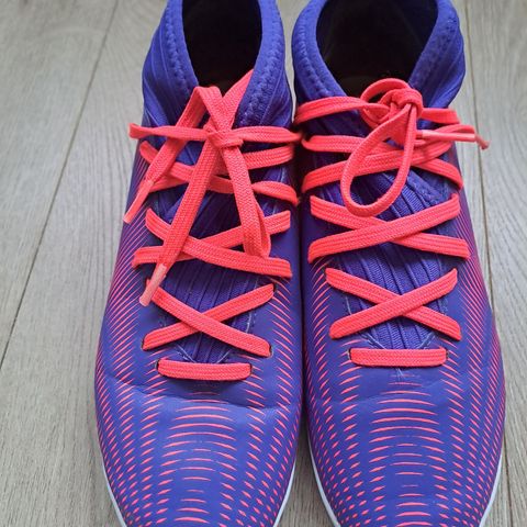 ADIDAS NEMESSI  Fotballsko  str 38 2/3.