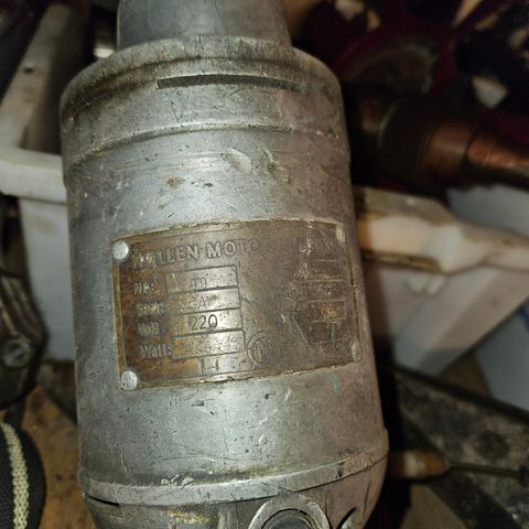 Høllen motorfabrikk drill borrmaskin boring boremaskin Vintage