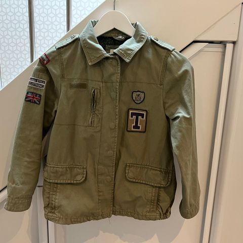 Råkul army inspirert jakke fra Zara