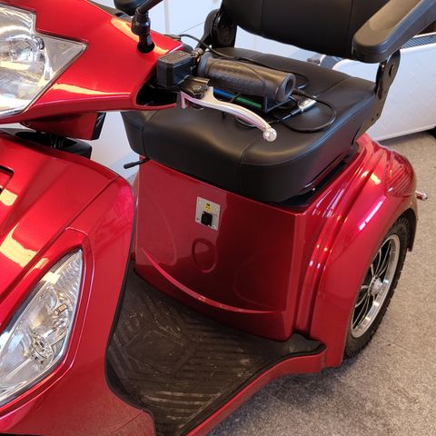 Nesten ny el-scooter med 3 hjul